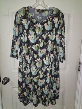 L&B Black Long Sleeve Cactus Print Dress Black with Green Accents Small